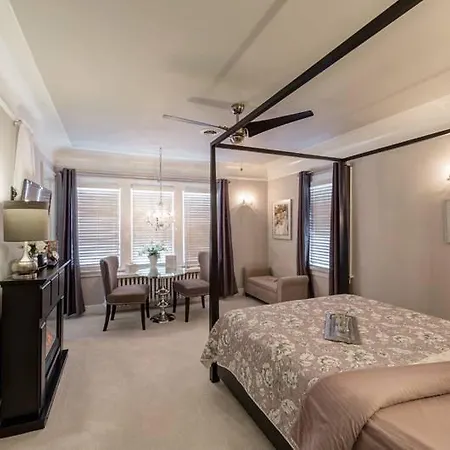 Knob Hill Bed And Breakfast-3